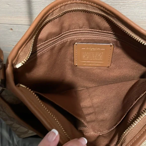 Coach Crossbody - Picture 4 of 6